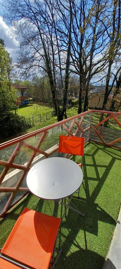 포 Le Petit Park-Studio-Terrasse- Piscine-Wifi Fibre 아파트 외부 사진